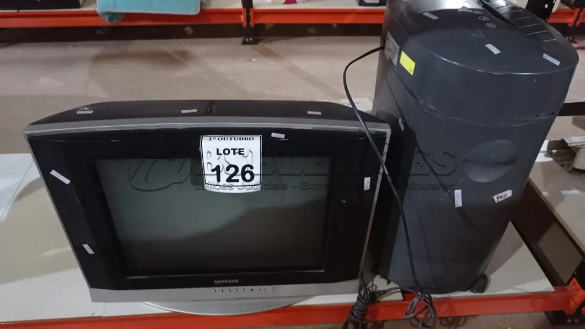 LOTE 126 - 01 TV DE TUBO MARCA SAMSUNG, 01 FRAGMENTADORA DE PAPEL E 01 EVAPORADORA MARCA KOMECO. (NO ESTADO) ATENÇÃO! FAZER A VISITAÇÃO ANTES DE ARREMATAR, NÃO SABEMOS SE FUNCIONA, LEILÃO NÃO TEM GARANTIA E NEM DEVOLUÇÃO, SUJEITO A POSSÍVEIS AVARIAS VISÍVEIS/OCULTAS E/OU AUSÊNCIA DE COMPONENTES.