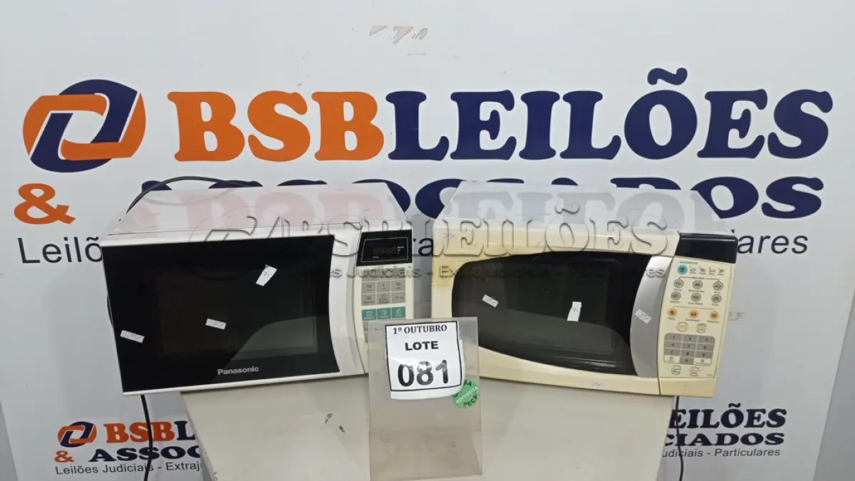 LOTE 081 - 02 MICRO-ONDAS MARCAS ELECTROLUX E PANASONIC. (NO ESTADO) ATENÇÃO! FAZER A VISITAÇÃO ANTES DE ARREMATAR, NÃO SABEMOS SE FUNCIONA, LEILÃO NÃO TEM GARANTIA E NEM DEVOLUÇÃO, SUJEITO A POSSÍVEIS AVARIAS VISÍVEIS/OCULTAS E/OU AUSÊNCIA DE COMPONENTES.
