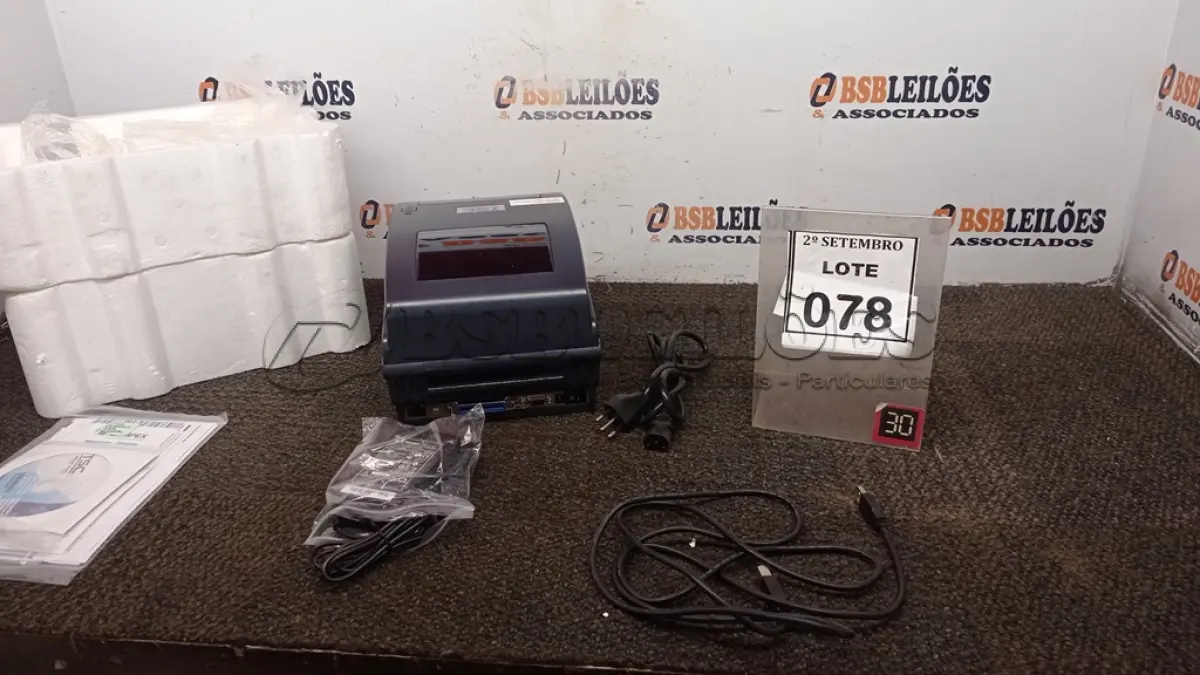 LOTE 078 - 01 IMPRESSORA DE ETIQUETAS MARCA TSC. (NO ESTADO) ATENÇÃO! FAZER A VISITAÇÃO ANTES DE ARREMATAR, NÃO SABEMOS SE FUNCIONA, LEILÃO NÃO TEM GARANTIA E NEM DEVOLUÇÃO, SUJEITO A POSSÍVEIS AVARIAS VISÍVEIS/OCULTAS E/OU AUSÊNCIA DE COMPONENTES.