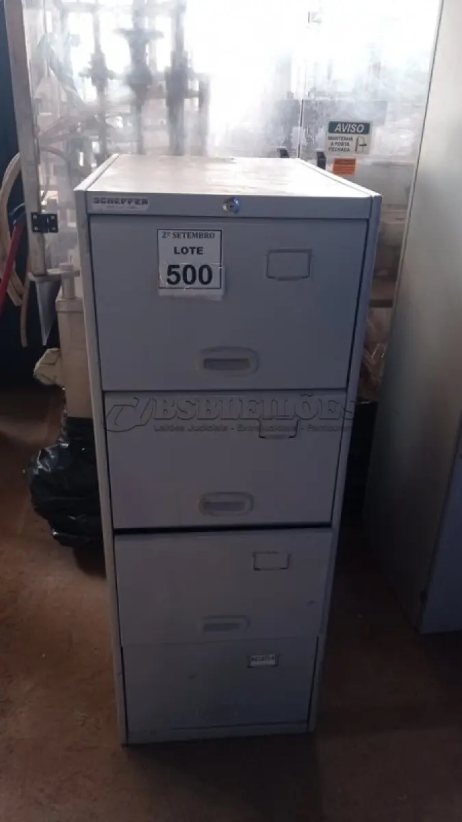LOTE 500 - 01 ARQUIVO DE AÇO COM 04 GAVETAS. (NO ESTADO) ATENÇÃO! FAZER A VISITAÇÃO ANTES DE ARREMATAR, NÃO SABEMOS SE FUNCIONA, LEILÃO NÃO TEM GARANTIA E NEM DEVOLUÇÃO, SUJEITO A POSSÍVEIS AVARIAS VISÍVEIS/OCULTAS E/OU AUSÊNCIA DE COMPONENTES.