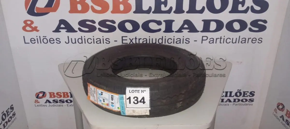 LOTE 134 - 01 PNEU ITARO ARO 14 IT108 185R14C 102/100R. (NO ESTADO, NÃO SABEMOS SE FUNCIONA. LEILÃO NÃO TEM GARANTIA E NEM DEVOLUÇÃO, SUJEITO A POSSÍVEIS AVARIAS VISÍVEIS/OCULTAS E/OU AUSÊNCIA DE COMPONENTES)