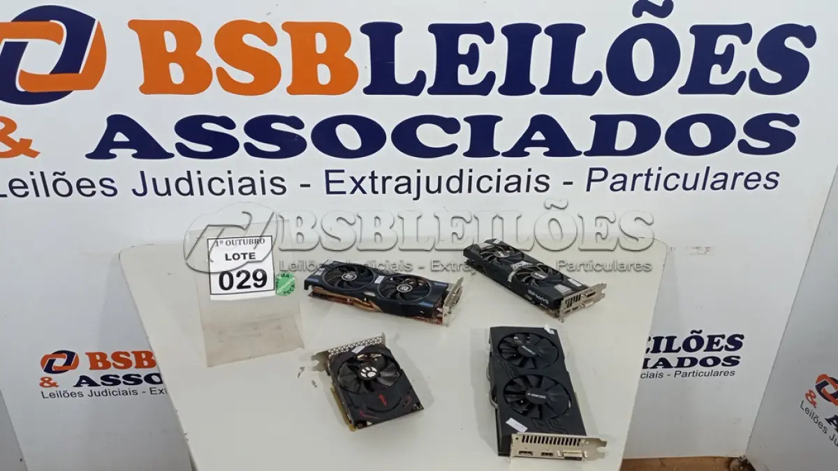 LOTE 029 - 04 PLACAS DE VÍDEO MARCAS DIVERSAS. (NO ESTADO) ATENÇÃO! FAZER A VISITAÇÃO ANTES DE ARREMATAR, NÃO SABEMOS SE FUNCIONA, LEILÃO NÃO TEM GARANTIA E NEM DEVOLUÇÃO, SUJEITO A POSSÍVEIS AVARIAS VISÍVEIS/OCULTAS E/OU AUSÊNCIA DE COMPONENTES.