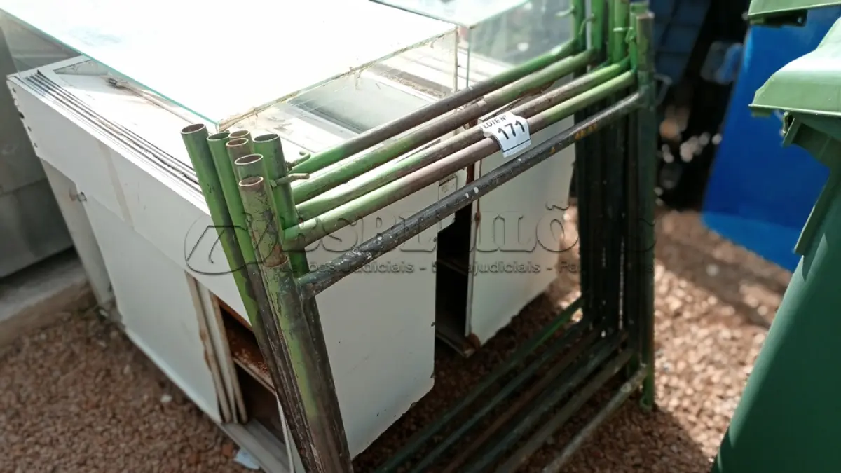 LOTE 171 - 07 PEÇAS ANDAIMES DE 1 X 1M (NO ESTADO, NÃO SABEMOS SE FUNCIONA. LEILÃO NÃO TEM GARANTIA E NEM DEVOLUÇÃO, SUJEITO A POSSÍVEIS AVARIAS VISÍVEIS/OCULTAS E/OU AUSÊNCIA DE COMPONENTES)