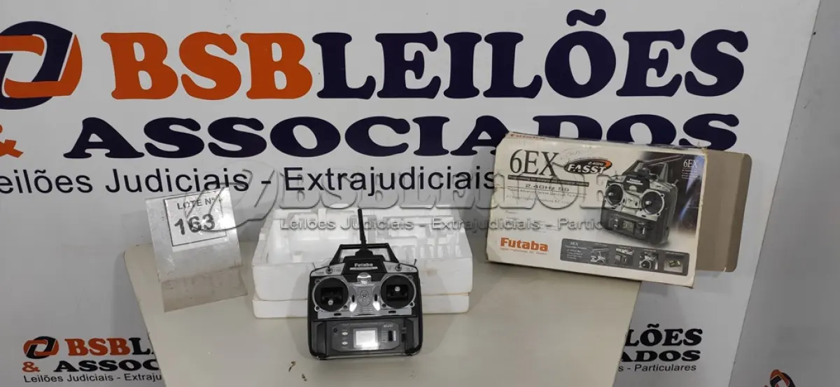 LOTE 163 - 01 RÁDIO FUTABA 6EX 2.4GHZ (NO ESTADO, NÃO SABEMOS SE FUNCIONA. LEILÃO NÃO TEM GARANTIA E NEM DEVOLUÇÃO, SUJEITO A POSSÍVEIS AVARIAS VISÍVEIS/OCULTAS E/OU AUSÊNCIA DE COMPONENTES)