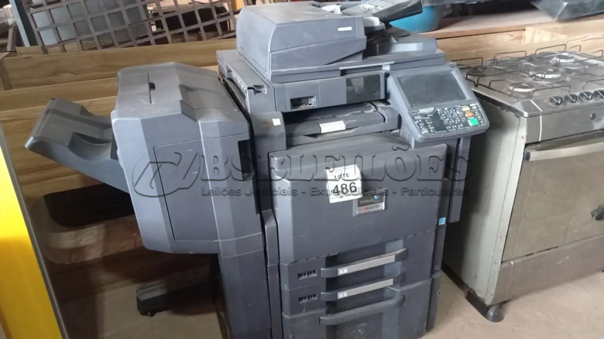 LOTE 486 - 01 IMPRESSORA MULTIFUNCIONAL MODELO TSKALFA 4501I MARCA KYOCERA. (NO ESTADO) ATENÇÃO! FAZER A VISITAÇÃO ANTES DE ARREMATAR, NÃO SABEMOS SE FUNCIONA, LEILÃO NÃO TEM GARANTIA E NEM DEVOLUÇÃO, SUJEITO A POSSÍVEIS AVARIAS VISÍVEIS/OCULTAS E/OU AUSÊNCIA DE COMPONENTES.