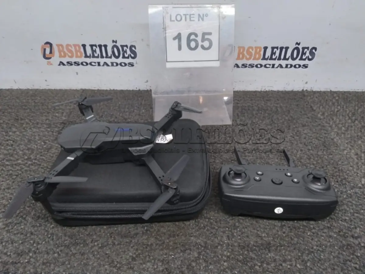 LOTE 165 - 01 DRONE COM CÂMERA. (NO ESTADO, NÃO SABEMOS SE FUNCIONA. LEILÃO NÃO TEM GARANTIA E NEM DEVOLUÇÃO, SUJEITO A POSSÍVEIS AVARIAS VISÍVEIS/OCULTAS E/OU AUSÊNCIA DE COMPONENTES)