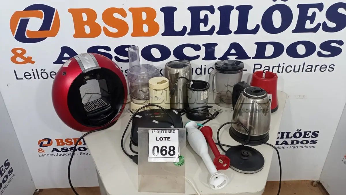 LOTE 068 - 02 PANIFICADORAS ELÉTRICA MULTI PANE, 02 CHALEIRAS ELÉTRICAS, 02 MOTORES DE LIQUIDIFICADOR, 01 COPO DE LIQUIDIFICADOR 01 SANDUICHEIRA, 01 CAFETEIRA, 01 MULTIPROCESSADOR E 01 MIXER. (NO ESTADO) ATENÇÃO! FAZER A VISITAÇÃO ANTES DE ARREMATAR, NÃO SABEMOS SE FUNCIONA, LEILÃO NÃO TEM GARANTIA E NEM DEVOLUÇÃO, SUJEITO A POSSÍVEIS AVARIAS VISÍVEIS/OCULTAS E/OU AUSÊNCIA DE COMPONENTES.