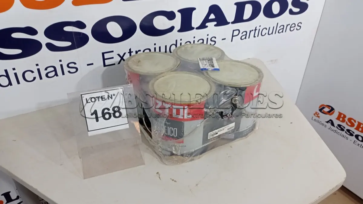 LOTE 168 - 04 LATAS DE ESMALTE SINTÉTICO COM 3,6L CADA NA COR OURO ANTIGO MARCA LUZTOL. (NO ESTADO, NÃO SABEMOS SE FUNCIONA. LEILÃO NÃO TEM GARANTIA E NEM DEVOLUÇÃO, SUJEITO A POSSÍVEIS AVARIAS VISÍVEIS/OCULTAS E/OU AUSÊNCIA DE COMPONENTES)