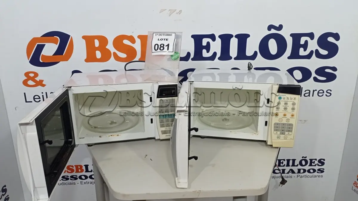 LOTE 081 - 02 MICRO-ONDAS MARCAS ELECTROLUX E PANASONIC. (NO ESTADO) ATENÇÃO! FAZER A VISITAÇÃO ANTES DE ARREMATAR, NÃO SABEMOS SE FUNCIONA, LEILÃO NÃO TEM GARANTIA E NEM DEVOLUÇÃO, SUJEITO A POSSÍVEIS AVARIAS VISÍVEIS/OCULTAS E/OU AUSÊNCIA DE COMPONENTES.