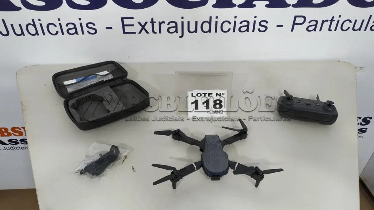 LOTE 118 - 01 DRONE COM CÂMERA . (NO ESTADO, NÃO SABEMOS SE FUNCIONA. LEILÃO NÃO TEM GARANTIA E NEM DEVOLUÇÃO, SUJEITO A POSSÍVEIS AVARIAS VISÍVEIS/OCULTAS E/OU AUSÊNCIA DE COMPONENTES)