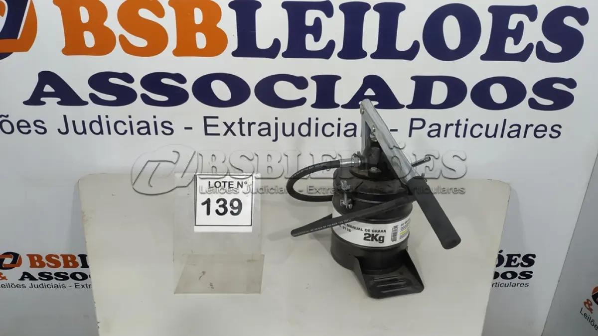 LOTE 139 - 01 BOMBA MANUAL PARA GRAXA DE 2KG BREMEN 9116.(NO ESTADO, NÃO SABEMOS SE FUNCIONA. LEILÃO NÃO TEM GARANTIA E NEM DEVOLUÇÃO, SUJEITO A POSSÍVEIS AVARIAS VISÍVEIS/OCULTAS E/OU AUSÊNCIA DE COMPONENTES)
