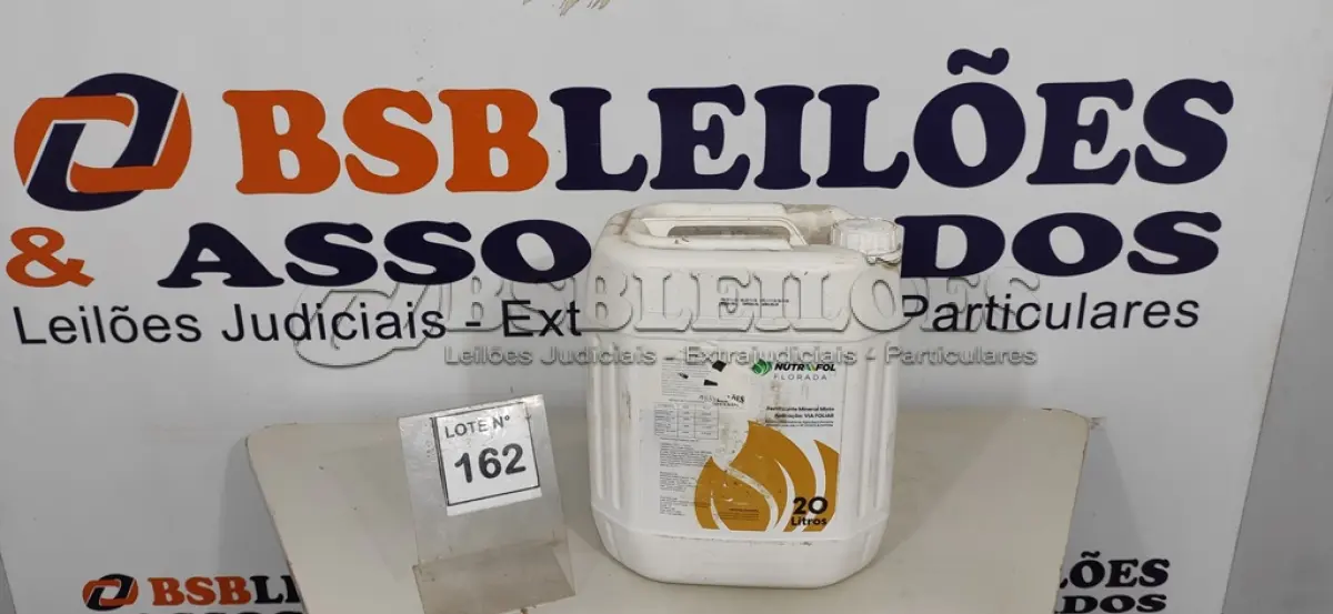 LOTE 162 - 01 NUTRAAFOL FLORADA 20 LITROS FERTILIZANTE MINERAL MISTO. (NO ESTADO, NÃO SABEMOS SE FUNCIONA. LEILÃO NÃO TEM GARANTIA E NEM DEVOLUÇÃO, SUJEITO A POSSÍVEIS AVARIAS VISÍVEIS/OCULTAS E/OU AUSÊNCIA DE COMPONENTES)