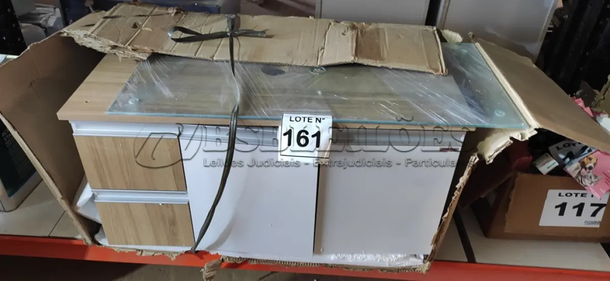 LOTE 161 - 01 CONJUNTO GABINETE BANHEIRO 2 GAVETAS 2 PORTAS 80CM COM ESPELHEIRA DIAMANTE – FREIJÓ. (NO ESTADO, NÃO SABEMOS SE FUNCIONA. LEILÃO NÃO TEM GARANTIA E NEM DEVOLUÇÃO, SUJEITO A POSSÍVEIS AVARIAS VISÍVEIS/OCULTAS E/OU AUSÊNCIA DE COMPONENTES)
