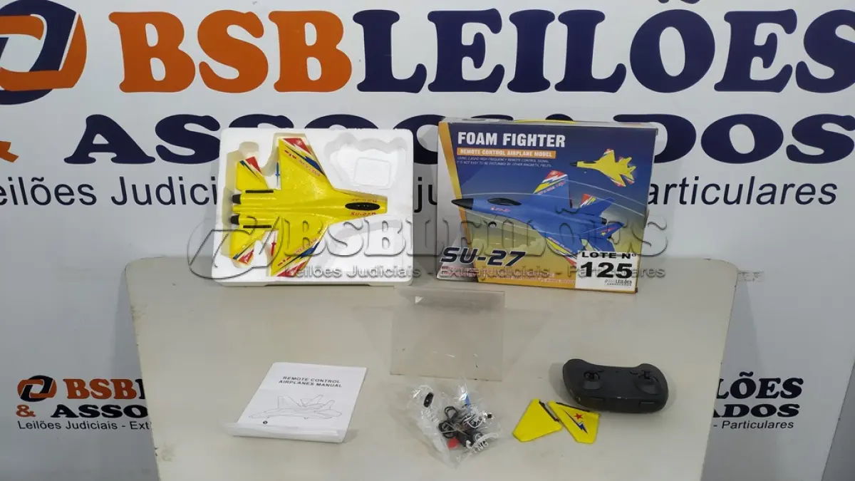 LOTE 125 - 01 AVIÃO DE CONTROLE CAÇA SU-27 MODEL EPP 2 CANAIS 2.4 GHZ (NO ESTADO, NÃO SABEMOS SE FUNCIONA. LEILÃO NÃO TEM GARANTIA E NEM DEVOLUÇÃO, SUJEITO A POSSÍVEIS AVARIAS VISÍVEIS/OCULTAS E/OU AUSÊNCIA DE COMPONENTES)