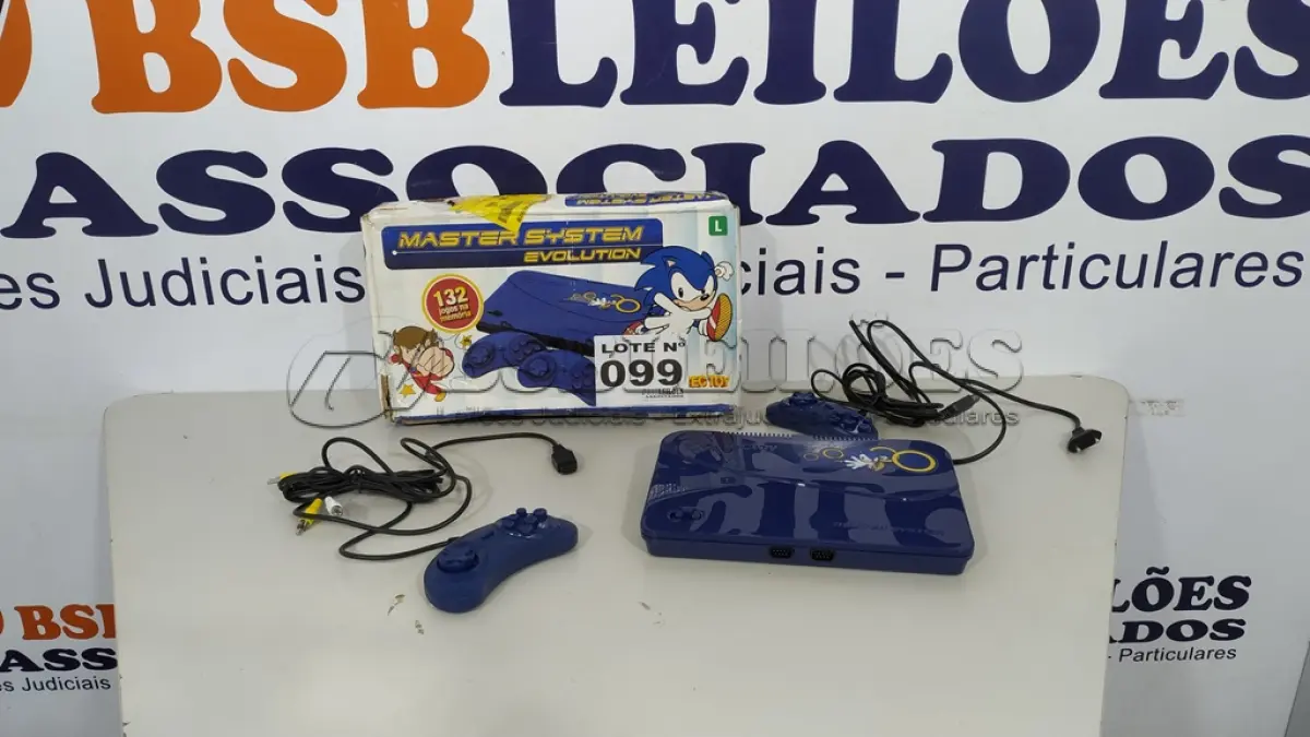 LOTE 099 - 01 VÍDEO GAME TECTOY MASTER SYSTEM EVOLUTION AZUL 2 CONTROLES - TEC TOY (NO ESTADO, NÃO SABEMOS SE FUNCIONA. LEILÃO NÃO TEM GARANTIA E NEM DEVOLUÇÃO, SUJEITO A POSSÍVEIS AVARIAS VISÍVEIS/OCULTAS E/OU AUSÊNCIA DE COMPONENTES)