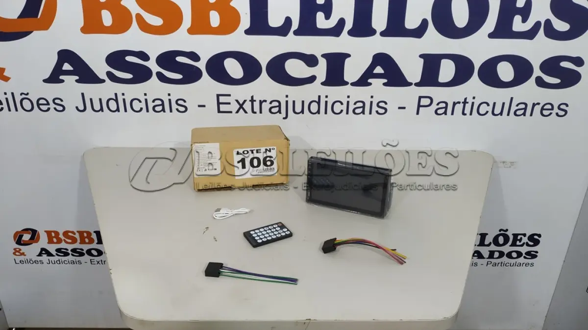 LOTE 106 - 01 CENTRAL MULTIMÍDIA F720C (NO ESTADO, NÃO SABEMOS SE FUNCIONA. LEILÃO NÃO TEM GARANTIA E NEM DEVOLUÇÃO, SUJEITO A POSSÍVEIS AVARIAS VISÍVEIS/OCULTAS E/OU AUSÊNCIA DE COMPONENTES)