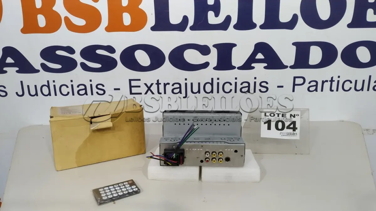 LOTE 104 - 01 CENTRAL MULTIMÍDIA UNIVERSAL MP5 ANDROID F730C (NO ESTADO, NÃO SABEMOS SE FUNCIONA. LEILÃO NÃO TEM GARANTIA E NEM DEVOLUÇÃO, SUJEITO A POSSÍVEIS AVARIAS VISÍVEIS/OCULTAS E/OU AUSÊNCIA DE COMPONENTES)