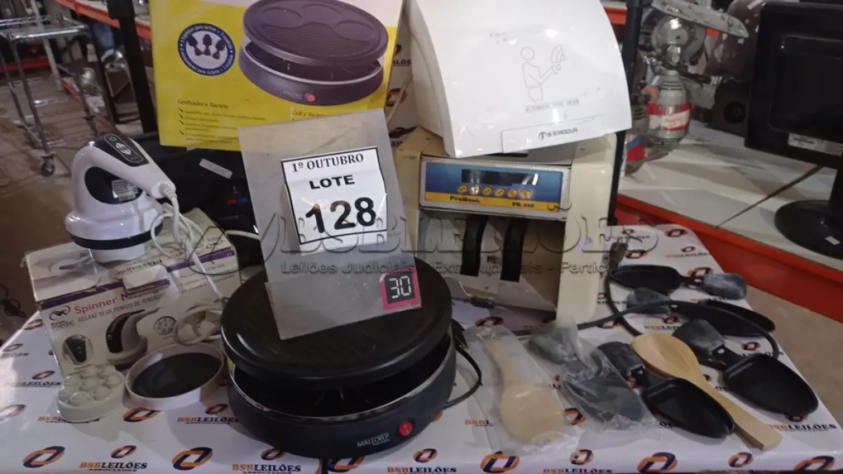 LOTE 128 - 01 MÁQUINA DE CONTAR CÉDULAS, 01 RELÓGIO DE PONTO, 01 DISPENSE DE ÁLCOOL, 01 MASSAGEADOR PORTÁTIL E 01 GRELHADOR E RAQUETE. (NO ESTADO) ATENÇÃO! FAZER A VISITAÇÃO ANTES DE ARREMATAR, NÃO SABEMOS SE FUNCIONA, LEILÃO NÃO TEM GARANTIA E NEM DEVOLUÇÃO, SUJEITO A POSSÍVEIS AVARIAS VISÍVEIS/OCULTAS E/OU AUSÊNCIA DE COMPONENTES.
