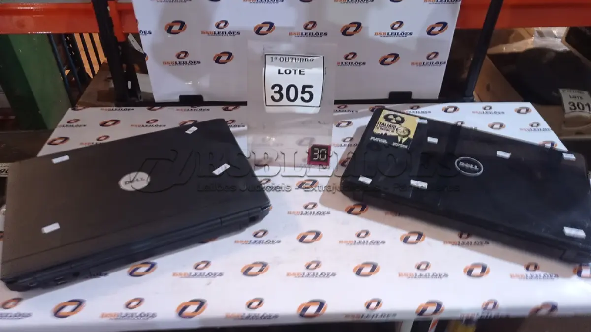 LOTE 305 - 02 NOTEBOOKS MARCA DELL. (NO ESTADO) ATENÇÃO! FAZER A VISITAÇÃO ANTES DE ARREMATAR, NÃO SABEMOS SE FUNCIONA, LEILÃO NÃO TEM GARANTIA E NEM DEVOLUÇÃO, SUJEITO A POSSÍVEIS AVARIAS VISÍVEIS/OCULTAS E/OU AUSÊNCIA DE COMPONENTES.