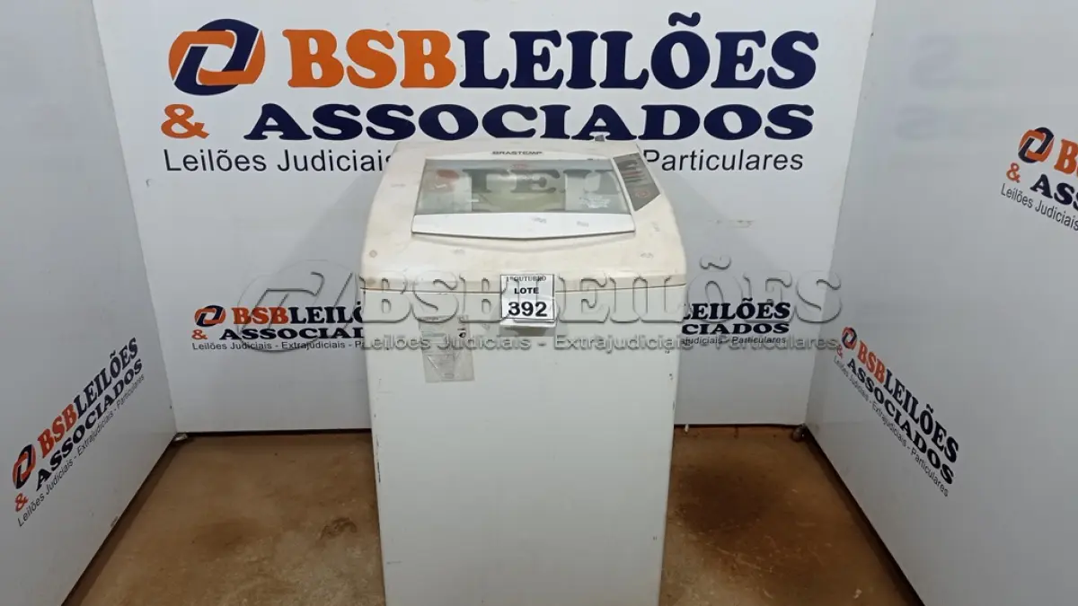 LOTE 392 - 01 MÁQUINA DE LAVAR 10KG 220V MARCA BRASTEMP. (NO ESTADO) ATENÇÃO! FAZER A VISITAÇÃO ANTES DE ARREMATAR, NÃO SABEMOS SE FUNCIONA, LEILÃO NÃO TEM GARANTIA E NEM DEVOLUÇÃO, SUJEITO A POSSÍVEIS AVARIAS VISÍVEIS/OCULTAS E/OU AUSÊNCIA DE COMPONENTES.