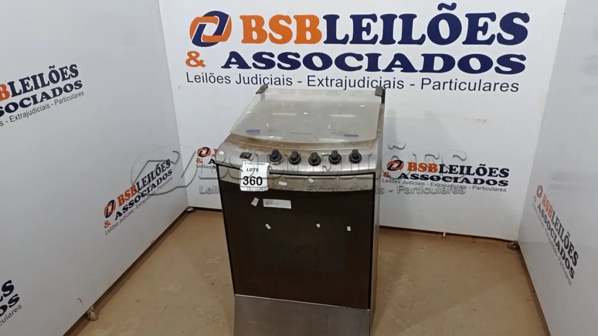 LOTE 360 - 01 FOGÃO 04 BOCAS MARCA BRASTEMP. (NO ESTADO) ATENÇÃO! FAZER A VISITAÇÃO ANTES DE ARREMATAR, NÃO SABEMOS SE FUNCIONA, LEILÃO NÃO TEM GARANTIA E NEM DEVOLUÇÃO, SUJEITO A POSSÍVEIS AVARIAS VISÍVEIS/OCULTAS E/OU AUSÊNCIA DE COMPONENTES.
