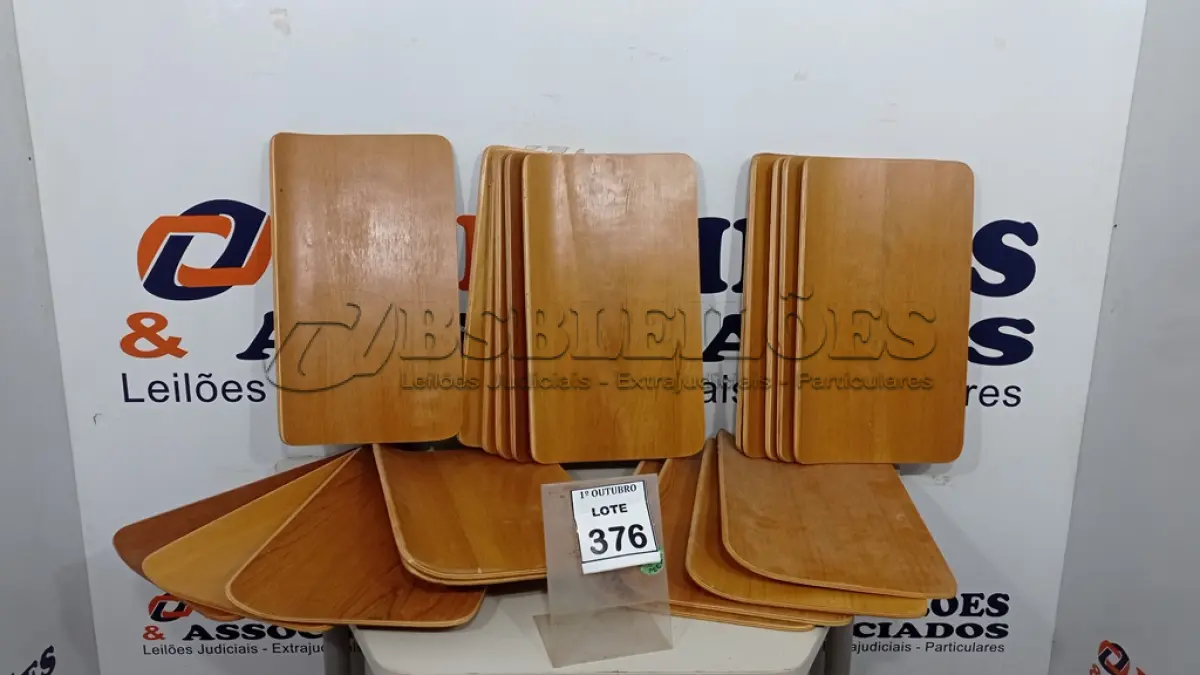 LOTE 376 - 20 PLACAS DE MADEIRA. (NO ESTADO) ATENÇÃO! FAZER A VISITAÇÃO ANTES DE ARREMATAR, NÃO SABEMOS SE FUNCIONA, LEILÃO NÃO TEM GARANTIA E NEM DEVOLUÇÃO, SUJEITO A POSSÍVEIS AVARIAS VISÍVEIS/OCULTAS E/OU AUSÊNCIA DE COMPONENTES.
