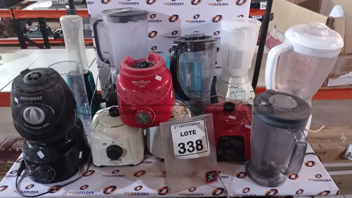 LOTE 338 - 01 LOTE COM VÁRIOS LIQUIDIFICADORES DE MARCAS E MODELOS DIVERSOS. (NO ESTADO) ATENÇÃO! FAZER A VISITAÇÃO ANTES DE ARREMATAR, NÃO SABEMOS SE FUNCIONA, LEILÃO NÃO TEM GARANTIA E NEM DEVOLUÇÃO, SUJEITO A POSSÍVEIS AVARIAS VISÍVEIS/OCULTAS E/OU AUSÊNCIA DE COMPONENTES.