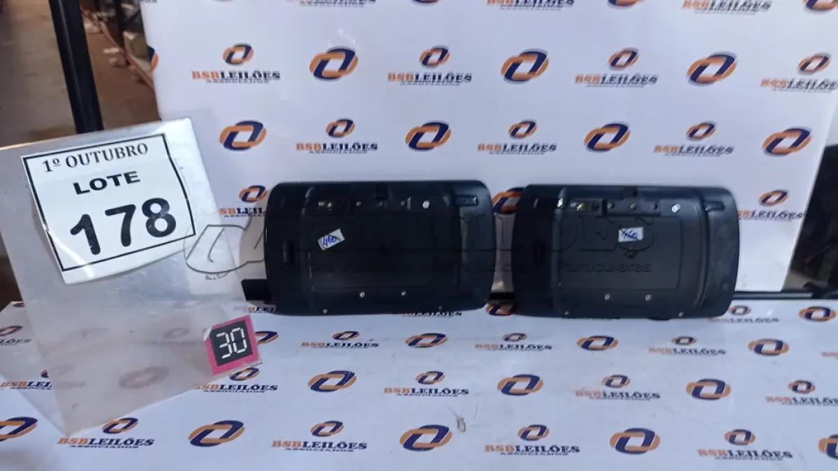 LOTE 178 - 02 TABLETS MARCA MOTOROLA. (NO ESTADO) ATENÇÃO! FAZER A VISITAÇÃO ANTES DE ARREMATAR, NÃO SABEMOS SE FUNCIONA, LEILÃO NÃO TEM GARANTIA E NEM DEVOLUÇÃO, SUJEITO A POSSÍVEIS AVARIAS VISÍVEIS/OCULTAS E/OU AUSÊNCIA DE COMPONENTES