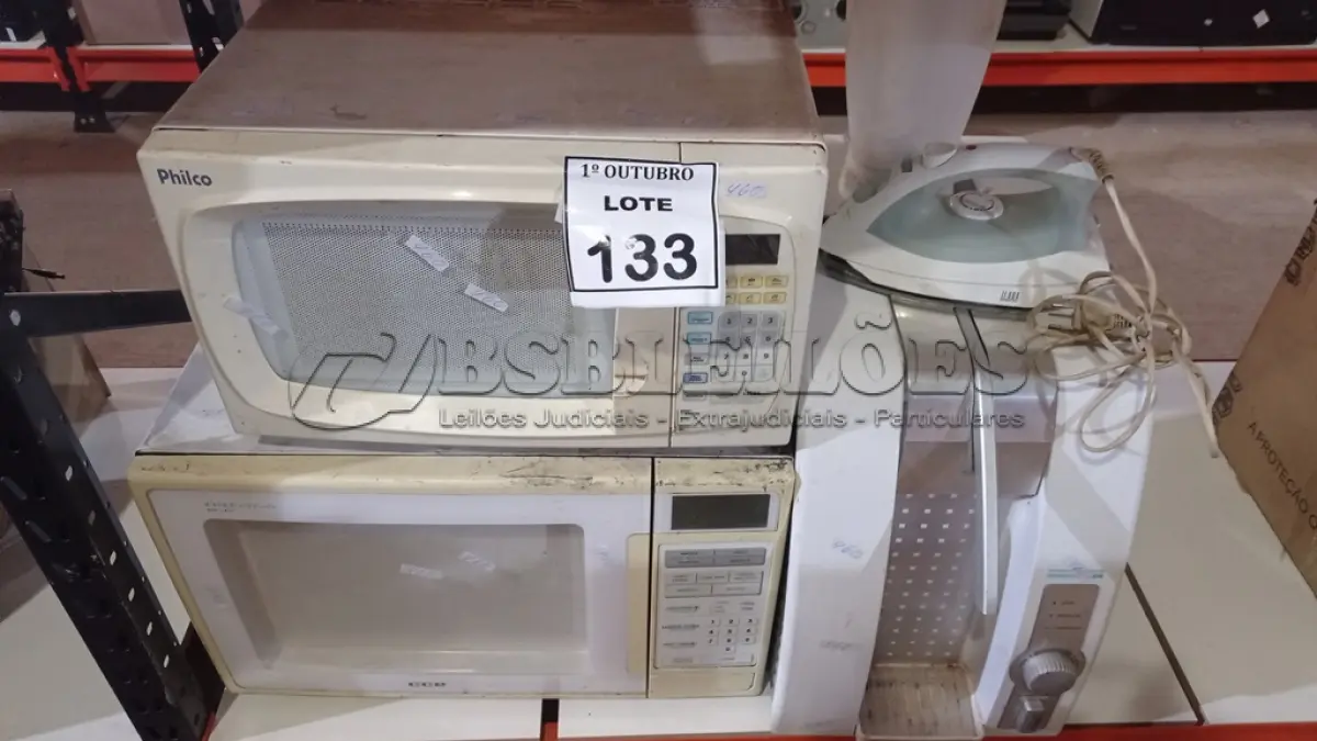 LOTE 133 - 02 MICRO-ONDAS MARCAS PHILCO E CCE, 03 PURIFICADORES DE ÁGUA, 01 FERRO DE PASSAR E 01 COPO DE LIQUIDIFICADOR. (NO ESTADO) ATENÇÃO! FAZER A VISITAÇÃO ANTES DE ARREMATAR, NÃO SABEMOS SE FUNCIONA, LEILÃO NÃO TEM GARANTIA E NEM DEVOLUÇÃO, SUJEITO A POSSÍVEIS AVARIAS VISÍVEIS/OCULTAS E/OU AUSÊNCIA DE COMPONENTES.