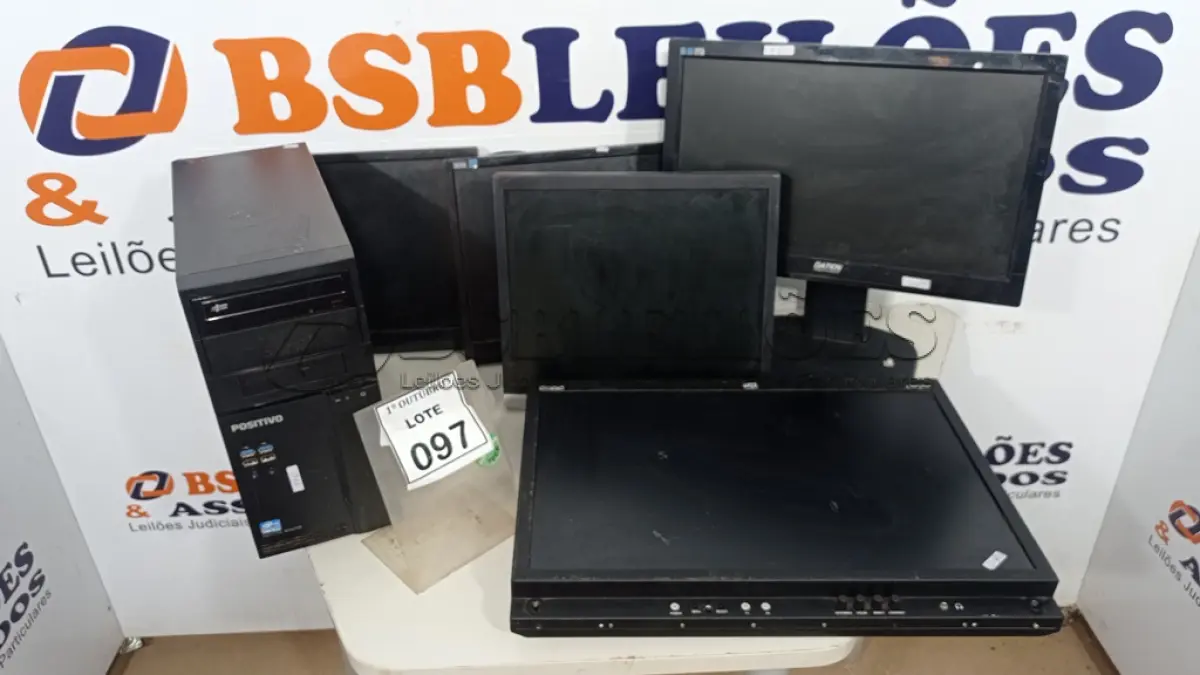 LOTE 097 - 05 MONITORES DE MARCAS E MODELOS DIVERSOS E 01 CPU MARCA POSITIVO. (NO ESTADO) ATENÇÃO! FAZER A VISITAÇÃO ANTES DE ARREMATAR, NÃO SABEMOS SE FUNCIONA, LEILÃO NÃO TEM GARANTIA E NEM DEVOLUÇÃO, SUJEITO A POSSÍVEIS AVARIAS VISÍVEIS/OCULTAS E/OU AUSÊNCIA DE COMPONENTES.