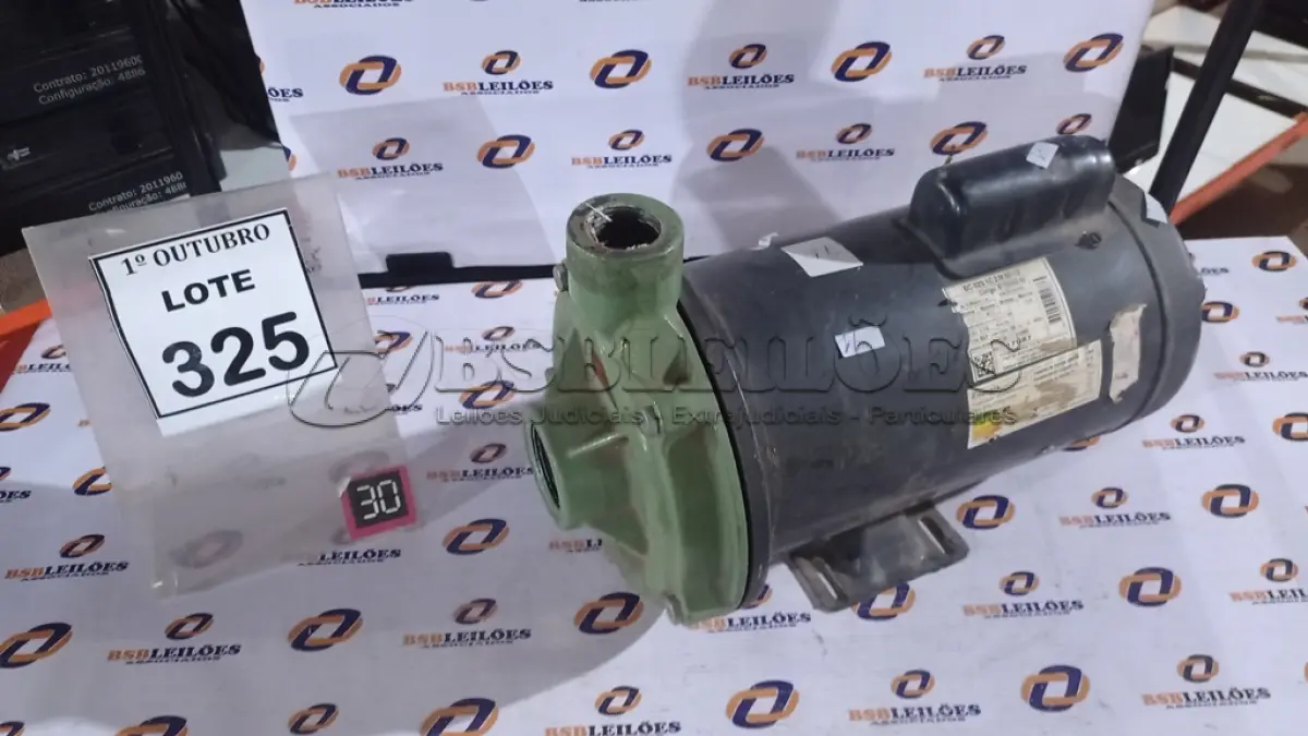 LOTE 325 - 01 BOMBA D’AGUA. (NO ESTADO) ATENÇÃO! FAZER A VISITAÇÃO ANTES DE ARREMATAR, NÃO SABEMOS SE FUNCIONA, LEILÃO NÃO TEM GARANTIA E NEM DEVOLUÇÃO, SUJEITO A POSSÍVEIS AVARIAS VISÍVEIS/OCULTAS E/OU AUSÊNCIA DE COMPONENTES.