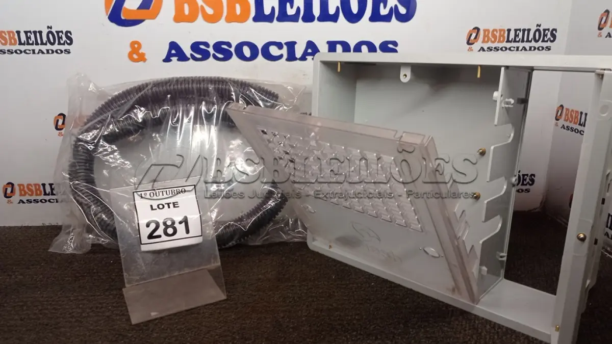 LOTE 281 - 01 AQUECEDOR MARCA BRITÂNIA. (NO ESTADO) ATENÇÃO! FAZER A VISITAÇÃO ANTES DE ARREMATAR, NÃO SABEMOS SE FUNCIONA, LEILÃO NÃO TEM GARANTIA E NEM DEVOLUÇÃO, SUJEITO A POSSÍVEIS AVARIAS VISÍVEIS/OCULTAS E/OU AUSÊNCIA DE COMPONENTES.