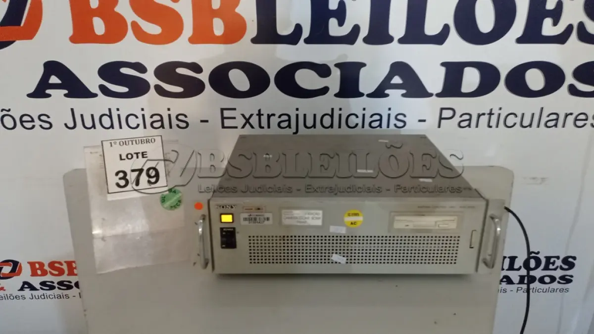 LOTE 379 - 01 UNIDADE DE CONTROLE DE EDIÇÃO MARCA SONY. (NO ESTADO) ATENÇÃO! FAZER A VISITAÇÃO ANTES DE ARREMATAR, NÃO SABEMOS SE FUNCIONA, LEILÃO NÃO TEM GARANTIA E NEM DEVOLUÇÃO, SUJEITO A POSSÍVEIS AVARIAS VISÍVEIS/OCULTAS E/OU AUSÊNCIA DE COMPONENTES.