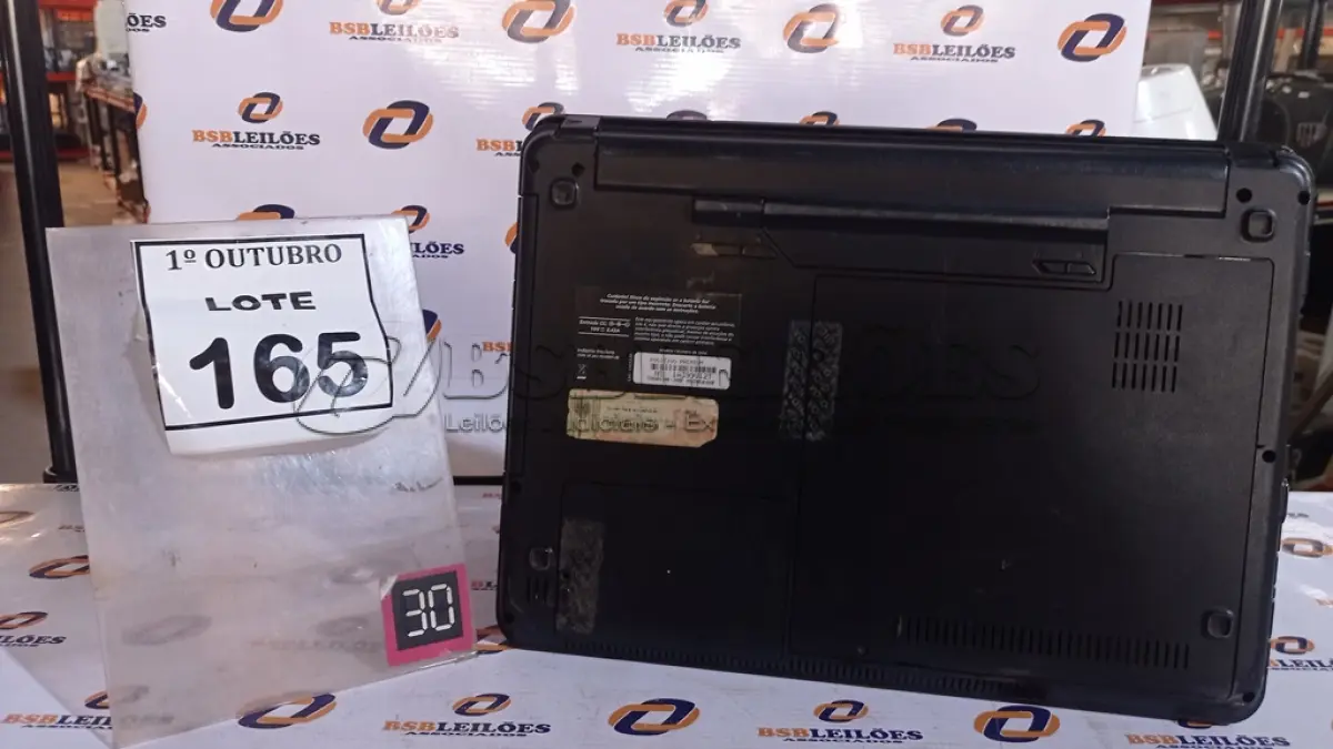 LOTE 165 - 01 NOTEBOOK MARCA COMPAQ. (NO ESTADO) ATENÇÃO! FAZER A VISITAÇÃO ANTES DE ARREMATAR, NÃO SABEMOS SE FUNCIONA, LEILÃO NÃO TEM GARANTIA E NEM DEVOLUÇÃO, SUJEITO A POSSÍVEIS AVARIAS VISÍVEIS/OCULTAS E/OU AUSÊNCIA DE COMPONENTES.