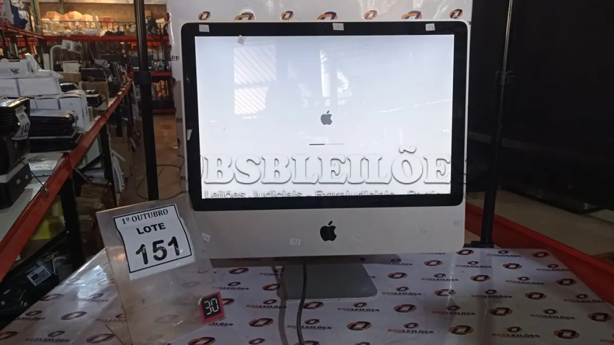 LOTE 151 - 01 IMAC APPLE. (NO ESTADO) ATENÇÃO! FAZER A VISITAÇÃO ANTES DE ARREMATAR, NÃO SABEMOS SE FUNCIONA, LEILÃO NÃO TEM GARANTIA E NEM DEVOLUÇÃO, SUJEITO A POSSÍVEIS AVARIAS VISÍVEIS/OCULTAS E/OU AUSÊNCIA DE COMPONENTES.