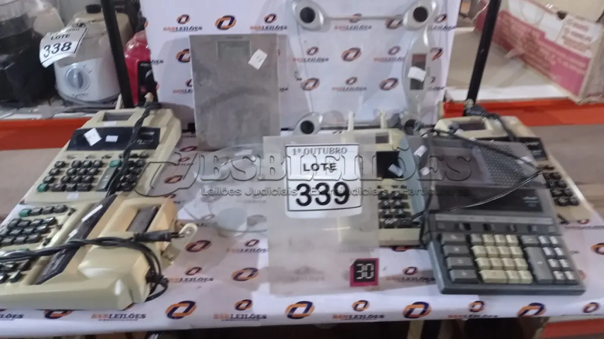 LOTE 339 - 05 CALCULADORAS E 03 BALANÇAS. (NO ESTADO) ATENÇÃO! FAZER A VISITAÇÃO ANTES DE ARREMATAR, NÃO SABEMOS SE FUNCIONA, LEILÃO NÃO TEM GARANTIA E NEM DEVOLUÇÃO, SUJEITO A POSSÍVEIS AVARIAS VISÍVEIS/OCULTAS E/OU AUSÊNCIA DE COMPONENTES.