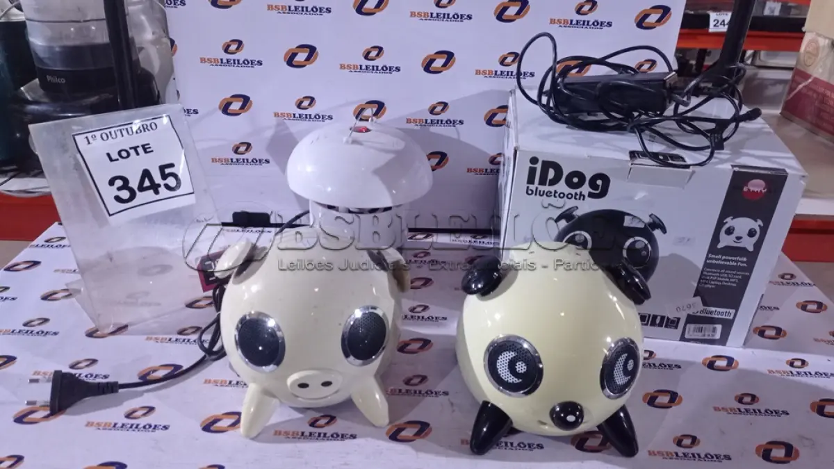 LOTE 345 - 02 CAIXINHAS DE SOM BLUETOOTH E 01 MATA MOSCAS. (NO ESTADO) ATENÇÃO! FAZER A VISITAÇÃO ANTES DE ARREMATAR, NÃO SABEMOS SE FUNCIONA, LEILÃO NÃO TEM GARANTIA E NEM DEVOLUÇÃO, SUJEITO A POSSÍVEIS AVARIAS VISÍVEIS/OCULTAS E/OU AUSÊNCIA DE COMPONENTES.