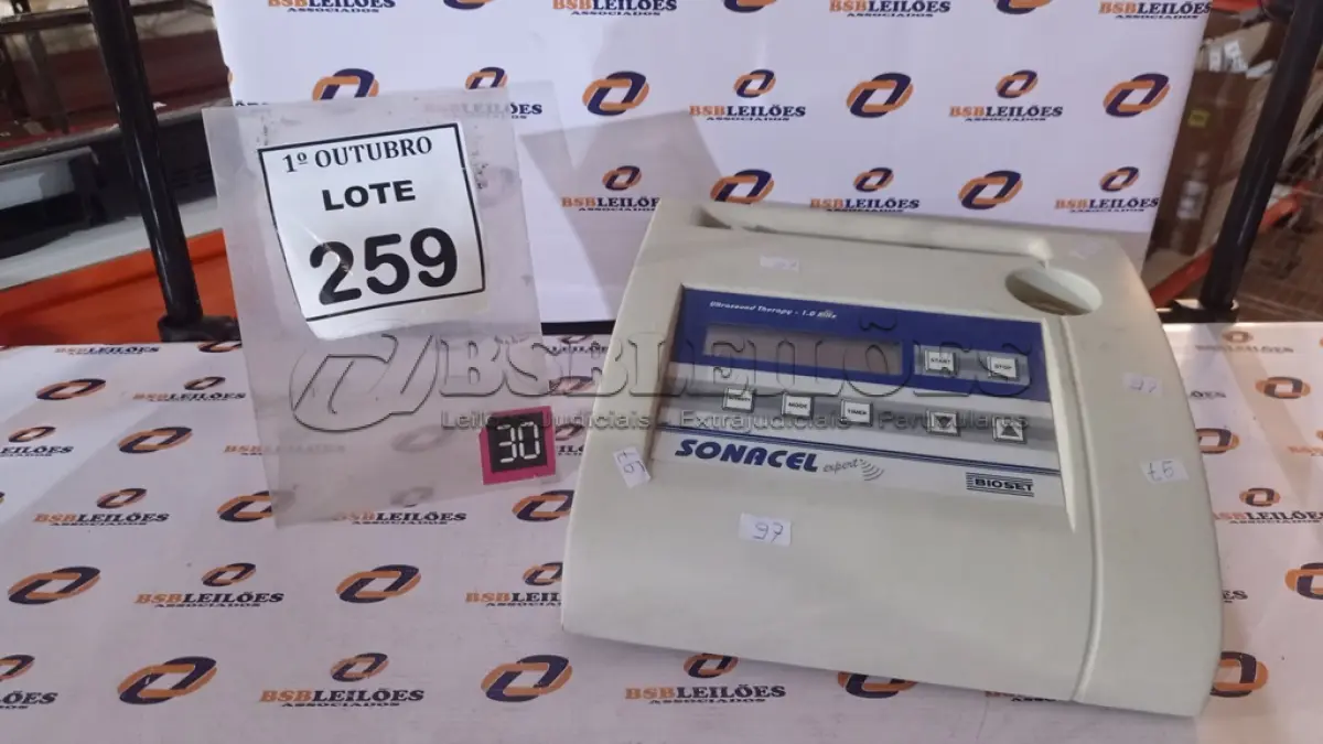 LOTE 259 - 01 APARELHO DE TERAPIA ULTRASSOM. (NO ESTADO) ATENÇÃO! FAZER A VISITAÇÃO ANTES DE ARREMATAR, NÃO SABEMOS SE FUNCIONA, LEILÃO NÃO TEM GARANTIA E NEM DEVOLUÇÃO, SUJEITO A POSSÍVEIS AVARIAS VISÍVEIS/OCULTAS E/OU AUSÊNCIA DE COMPONENTES.