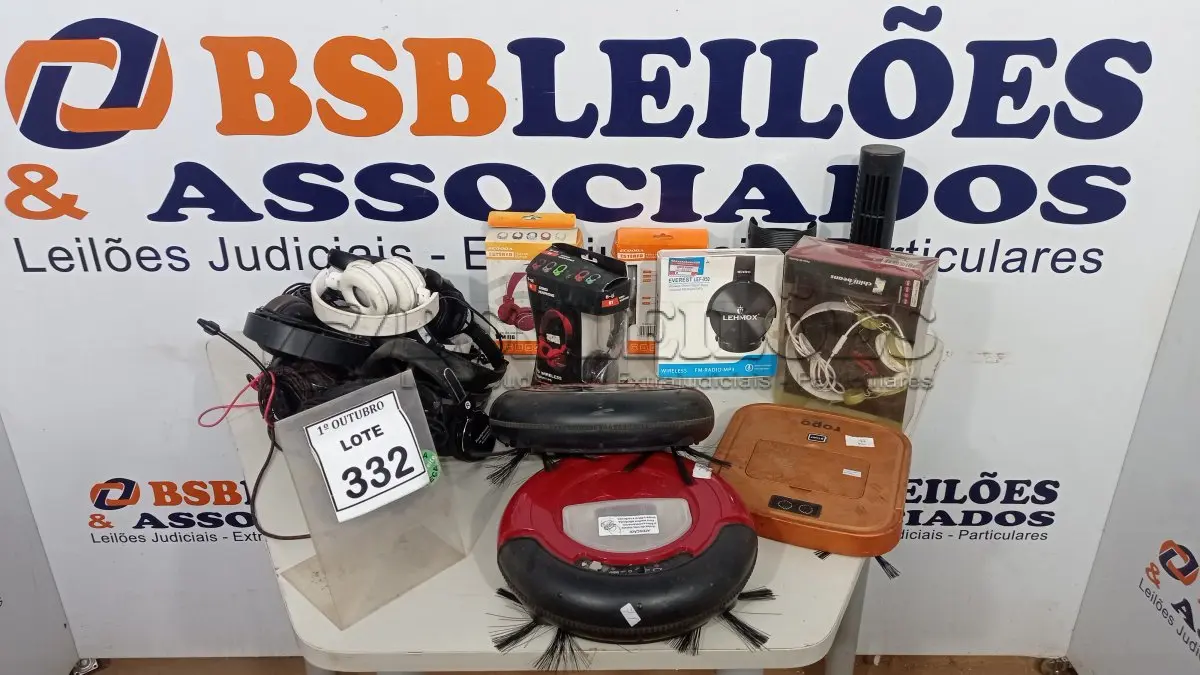 LOTE 332 - 01 LOTE COM VÁRIOS HEADPHONES, ASPIRADORES ROBÔ E ELETRÔNICOS DIVERSOS. (NO ESTADO) ATENÇÃO! FAZER A VISITAÇÃO ANTES DE ARREMATAR, NÃO SABEMOS SE FUNCIONA, LEILÃO NÃO TEM GARANTIA E NEM DEVOLUÇÃO, SUJEITO A POSSÍVEIS AVARIAS VISÍVEIS/OCULTAS E/OU AUSÊNCIA DE COMPONENTES.