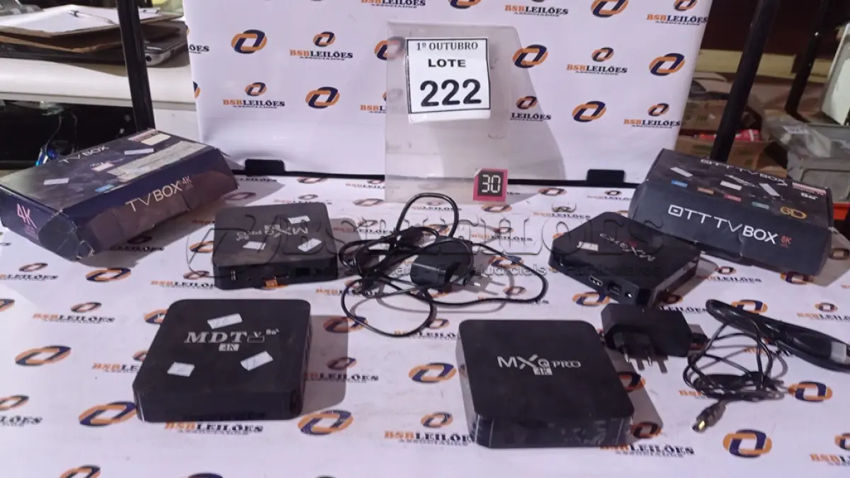LOTE 222 - 04 APARELHOS DE TV BOX. (NO ESTADO) ATENÇÃO! FAZER A VISITAÇÃO ANTES DE ARREMATAR, NÃO SABEMOS SE FUNCIONA, LEILÃO NÃO TEM GARANTIA E NEM DEVOLUÇÃO, SUJEITO A POSSÍVEIS AVARIAS VISÍVEIS/OCULTAS E/OU AUSÊNCIA DE COMPONENTES.
