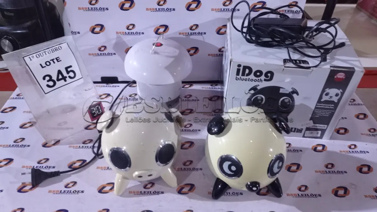 LOTE 345 - 02 CAIXINHAS DE SOM BLUETOOTH E 01 MATA MOSCAS. (NO ESTADO) ATENÇÃO! FAZER A VISITAÇÃO ANTES DE ARREMATAR, NÃO SABEMOS SE FUNCIONA, LEILÃO NÃO TEM GARANTIA E NEM DEVOLUÇÃO, SUJEITO A POSSÍVEIS AVARIAS VISÍVEIS/OCULTAS E/OU AUSÊNCIA DE COMPONENTES.