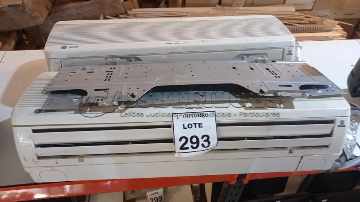 LOTE 293 - 02 EVAPORADORAS 14.600BTUS MARCA TRANE. (NO ESTADO) ATENÇÃO! FAZER A VISITAÇÃO ANTES DE ARREMATAR, NÃO SABEMOS SE FUNCIONA, LEILÃO NÃO TEM GARANTIA E NEM DEVOLUÇÃO, SUJEITO A POSSÍVEIS AVARIAS VISÍVEIS/OCULTAS E/OU AUSÊNCIA DE COMPONENTES.