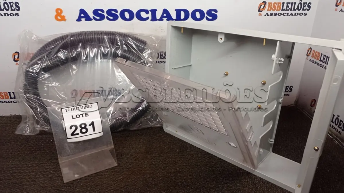 LOTE 281 - 01 AQUECEDOR MARCA BRITÂNIA. (NO ESTADO) ATENÇÃO! FAZER A VISITAÇÃO ANTES DE ARREMATAR, NÃO SABEMOS SE FUNCIONA, LEILÃO NÃO TEM GARANTIA E NEM DEVOLUÇÃO, SUJEITO A POSSÍVEIS AVARIAS VISÍVEIS/OCULTAS E/OU AUSÊNCIA DE COMPONENTES.
