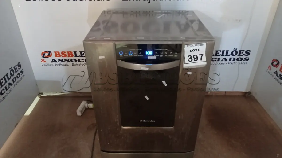 LOTE 397 - 01 LAVA LOUÇA MARCA ELECTROLUX. (NO ESTADO) ATENÇÃO! FAZER A VISITAÇÃO ANTES DE ARREMATAR, NÃO SABEMOS SE FUNCIONA, LEILÃO NÃO TEM GARANTIA E NEM DEVOLUÇÃO, SUJEITO A POSSÍVEIS AVARIAS VISÍVEIS/OCULTAS E/OU AUSÊNCIA DE COMPONENTES.
