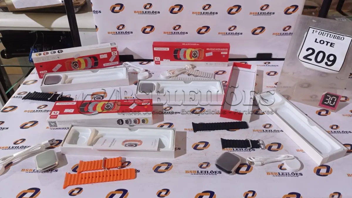 LOTE 209 - 04 RELÓGIOS SMARTWATCH. (NO ESTADO) ATENÇÃO! FAZER A VISITAÇÃO ANTES DE ARREMATAR, NÃO SABEMOS SE FUNCIONA, LEILÃO NÃO TEM GARANTIA E NEM DEVOLUÇÃO, SUJEITO A POSSÍVEIS AVARIAS VISÍVEIS/OCULTAS E/OU AUSÊNCIA DE COMPONENTES.