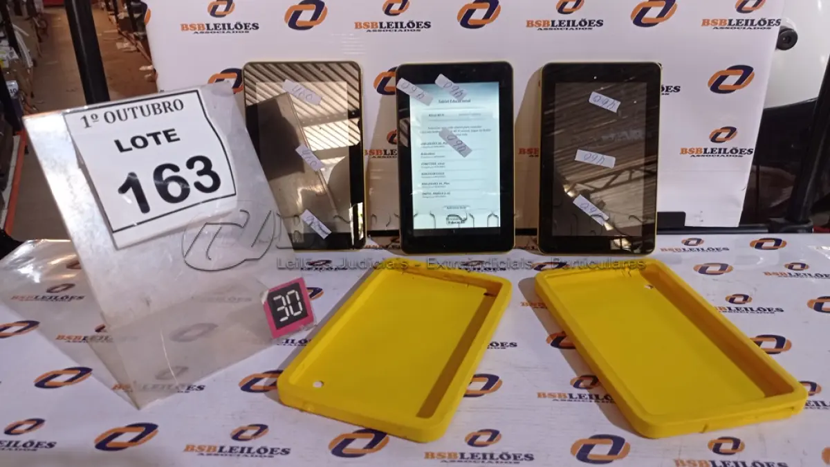LOTE 163 - 03 TABLETS MARCA CCE. (NO ESTADO) ATENÇÃO! FAZER A VISITAÇÃO ANTES DE ARREMATAR, NÃO SABEMOS SE FUNCIONA, LEILÃO NÃO TEM GARANTIA E NEM DEVOLUÇÃO, SUJEITO A POSSÍVEIS AVARIAS VISÍVEIS/OCULTAS E/OU AUSÊNCIA DE COMPONENTES.