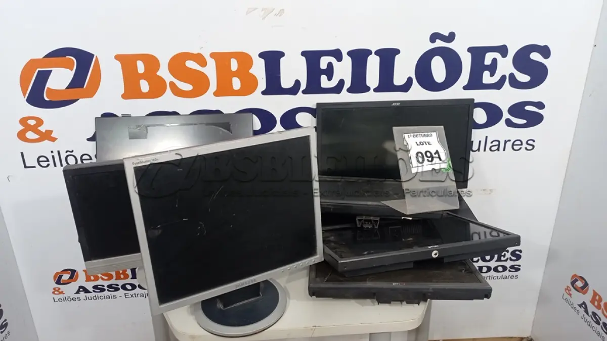 LOTE 091 - 01 LOTE COM VÁRIOS MONITORES DE MARCAS E MODELOS DIVERSOS. (NO ESTADO) ATENÇÃO! FAZER A VISITAÇÃO ANTES DE ARREMATAR, NÃO SABEMOS SE FUNCIONA, LEILÃO NÃO TEM GARANTIA E NEM DEVOLUÇÃO, SUJEITO A POSSÍVEIS AVARIAS VISÍVEIS/OCULTAS E/OU AUSÊNCIA DE COMPONENTES.