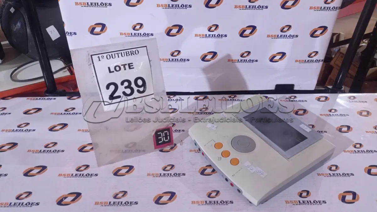 LOTE 239 - 01 EQUIPAMENTO DE ELETROESTIMULAÇÃO. (NO ESTADO) ATENÇÃO! FAZER A VISITAÇÃO ANTES DE ARREMATAR, NÃO SABEMOS SE FUNCIONA, LEILÃO NÃO TEM GARANTIA E NEM DEVOLUÇÃO, SUJEITO A POSSÍVEIS AVARIAS VISÍVEIS/OCULTAS E/OU AUSÊNCIA DE COMPONENTES.