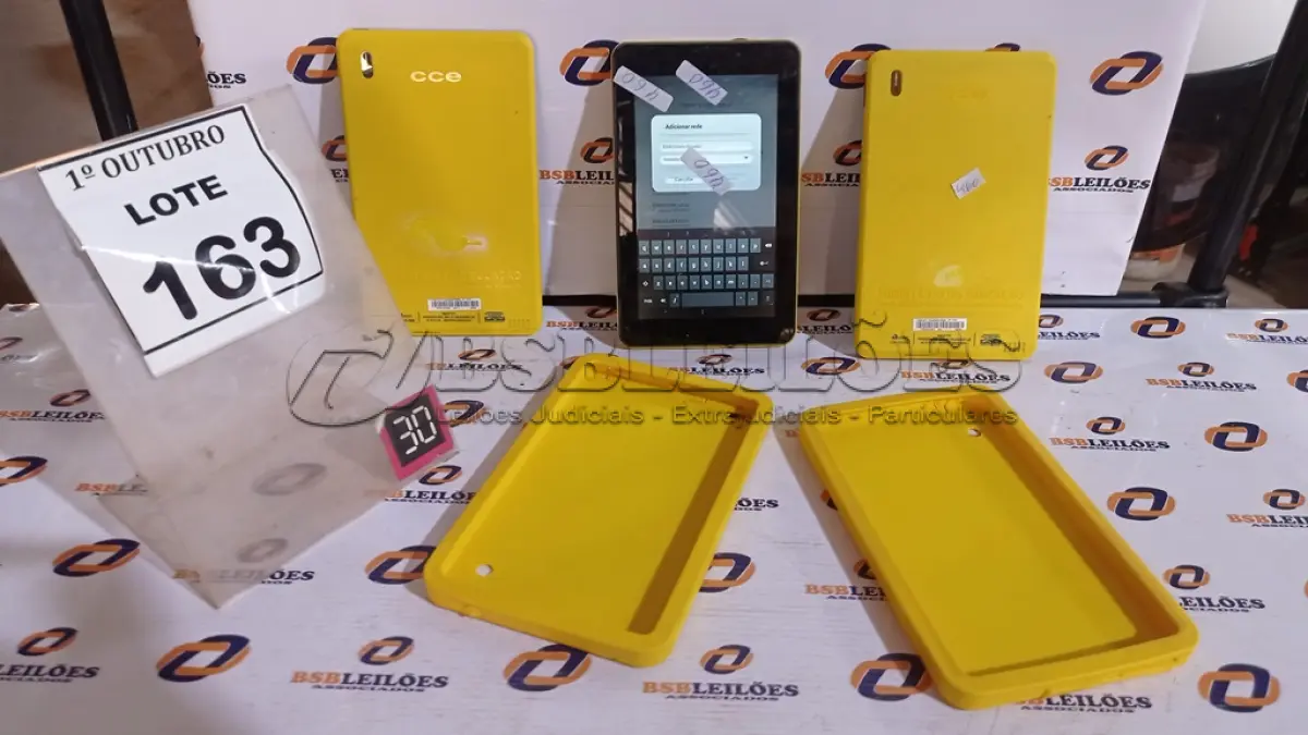 LOTE 163 - 03 TABLETS MARCA CCE. (NO ESTADO) ATENÇÃO! FAZER A VISITAÇÃO ANTES DE ARREMATAR, NÃO SABEMOS SE FUNCIONA, LEILÃO NÃO TEM GARANTIA E NEM DEVOLUÇÃO, SUJEITO A POSSÍVEIS AVARIAS VISÍVEIS/OCULTAS E/OU AUSÊNCIA DE COMPONENTES.