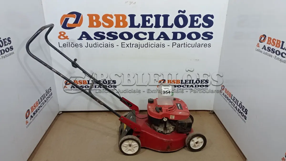LOTE 354 - 01 MÁQUINA DE CORTAR GRAMA MODELO B4T-5000R MARCA BRANCO. (NO ESTADO) ATENÇÃO! FAZER A VISITAÇÃO ANTES DE ARREMATAR, NÃO SABEMOS SE FUNCIONA, LEILÃO NÃO TEM GARANTIA E NEM DEVOLUÇÃO, SUJEITO A POSSÍVEIS AVARIAS VISÍVEIS/OCULTAS E/OU AUSÊNCIA DE COMPONENTES.